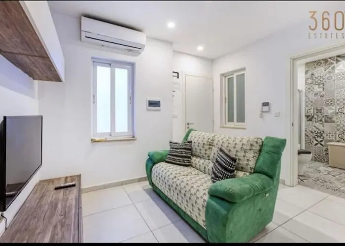 Fiftynine With Maltese Charm *