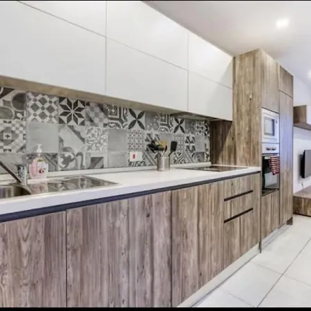 Homey Floriana Stay With Private Balcony Near Valletta * Il-Furjana