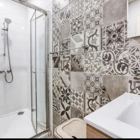 Homey Floriana Stay With Private Balcony Near Valletta * Il-Furjana