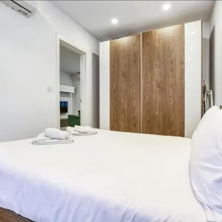 Homey Floriana Stay With Private Balcony Near Valletta Apartment