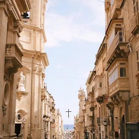 Homey With Private Balcony Near Valletta Apartamento Floriana